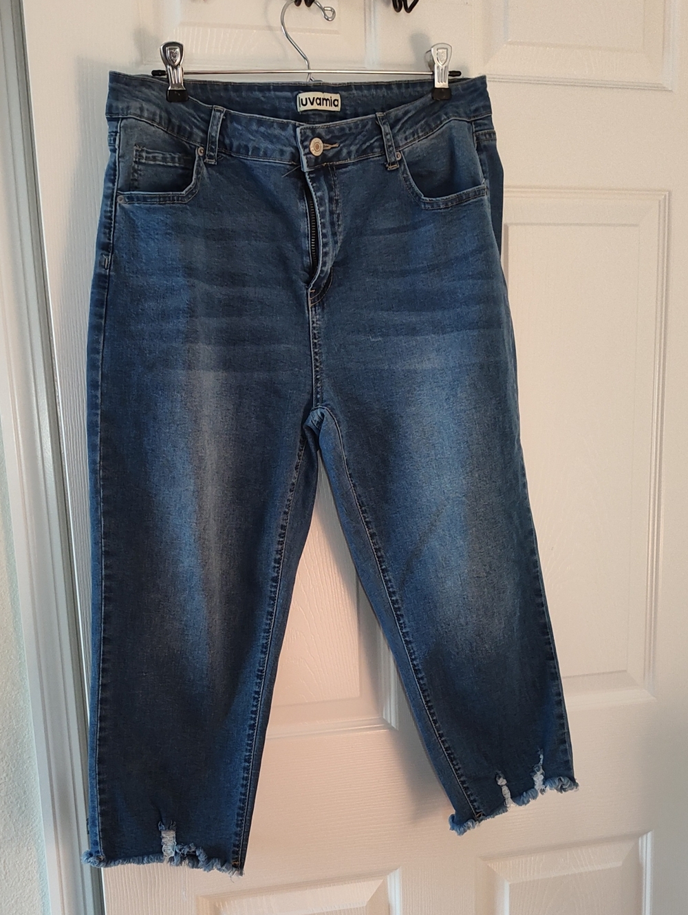 Women's Blue Distressed Cropped Jeans